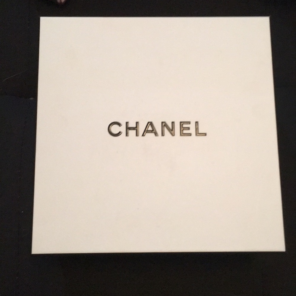 Authentic Chanel Box - Picture 3 of 3